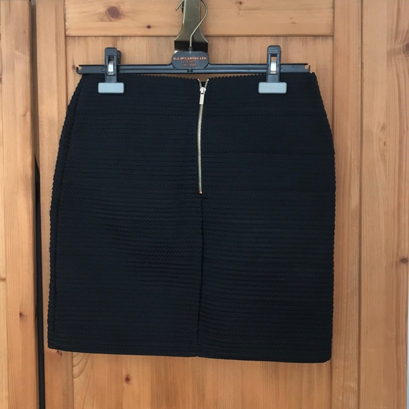 Black Pencil Skirt - Picture 3 of 4